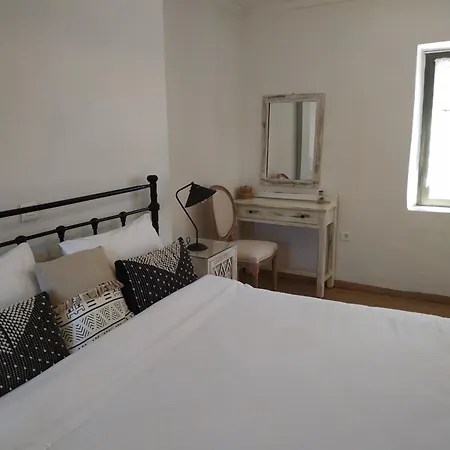 Traditional House Kakopetra Vivári