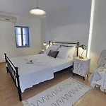 Traditional House Kakopetra بيت للعطل Vivári