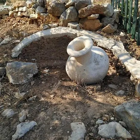 Traditional House Kakopetra Tatil Evi Vivári