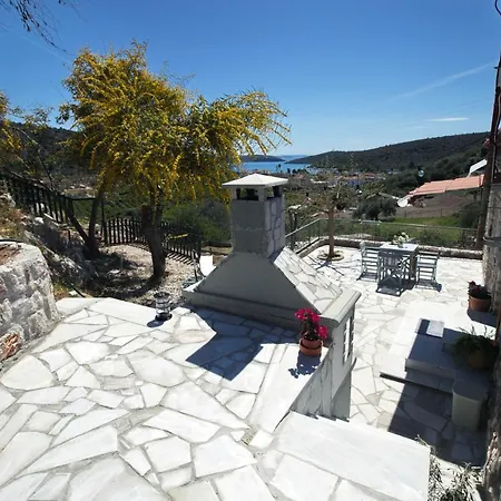 Traditional House Kakopetra * Vivári
