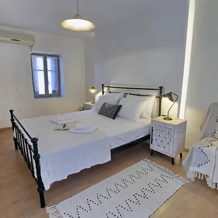 Traditional House Kakopetra Holiday home Vivari