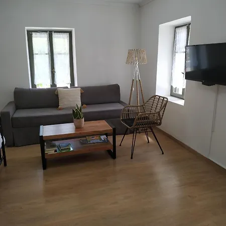 Traditional House Kakopetra بيت للعطل *