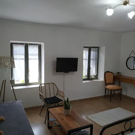 Traditional House Kakopetra بيت للعطل *
