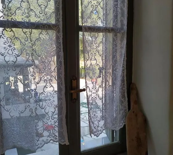 Traditional House Kakopetra * Vivári