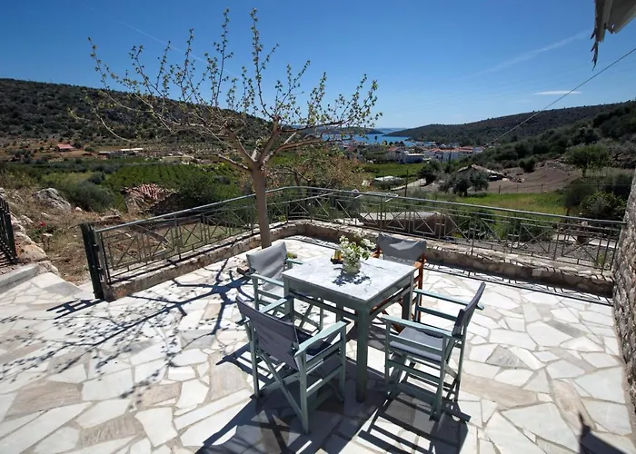 Traditional House Kakopetra Nyaraló *