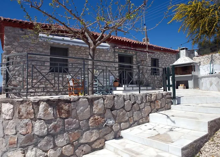 Traditional House Kakopetra Vivári