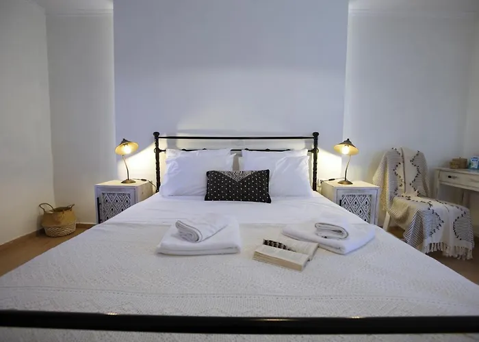 Nyaraló Traditional House Kakopetra Vivári