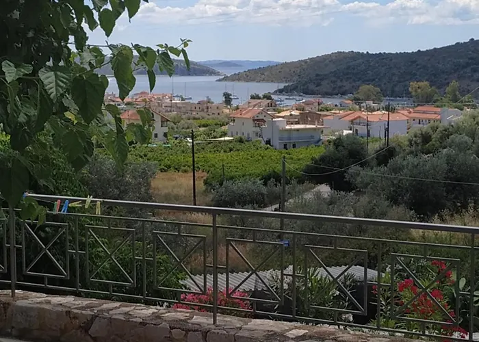 Hébergement de vacances Traditional House Kakopetra Vivári